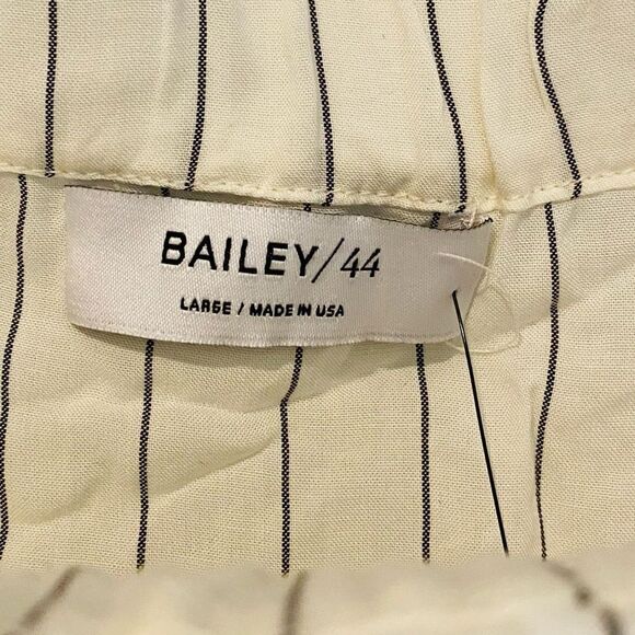 Bailey 44 Even Keel Off-the-Shoulder Top Size Large - Picture 8 of 9